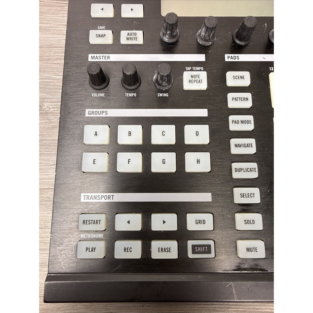 Native Instruments NI Maschine Controller MK1 - Picture 4 of 12